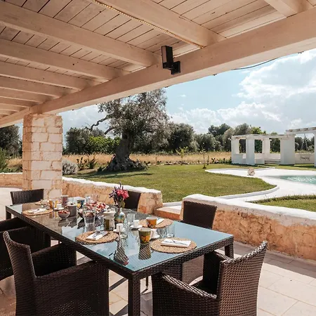 White Stone House 6&1, Emma Ostuni