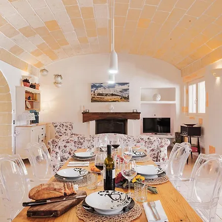 White Stone House 6&1, Emma