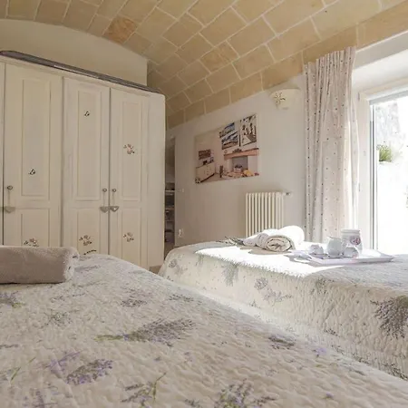 Villa White Stone House 6&1, Emma Ostuni