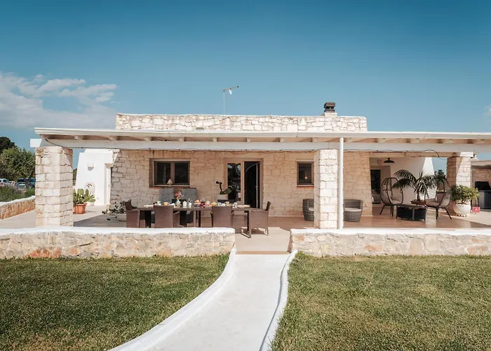 White Stone House 6&1, Emma Willa Ostuni
