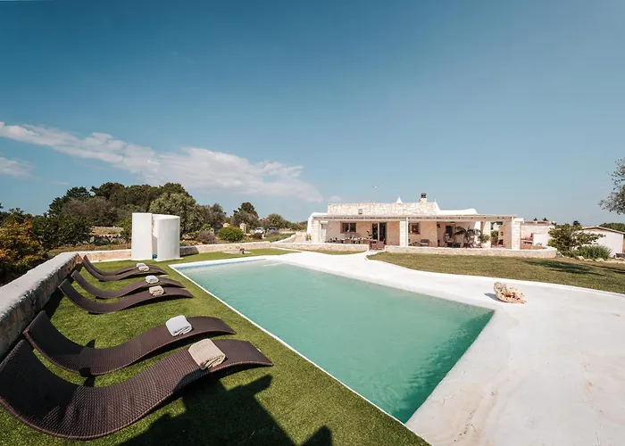 Willa White Stone House 6&1, Emma Ostuni