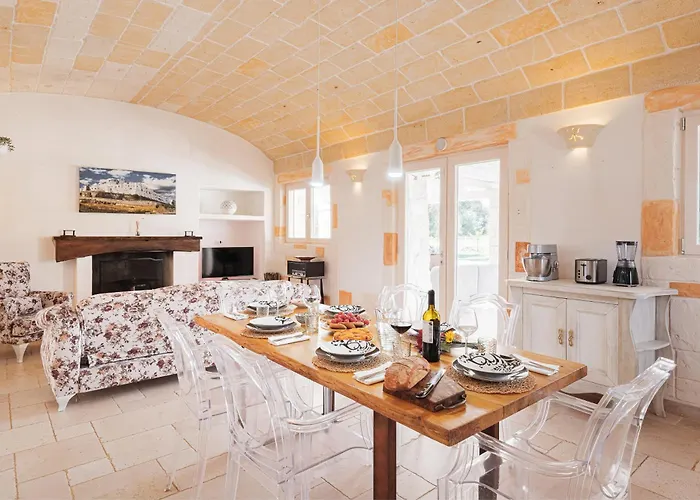 White Stone House 6&1, Emma Ostuni